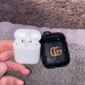 AUTHENTIC Apple airpods